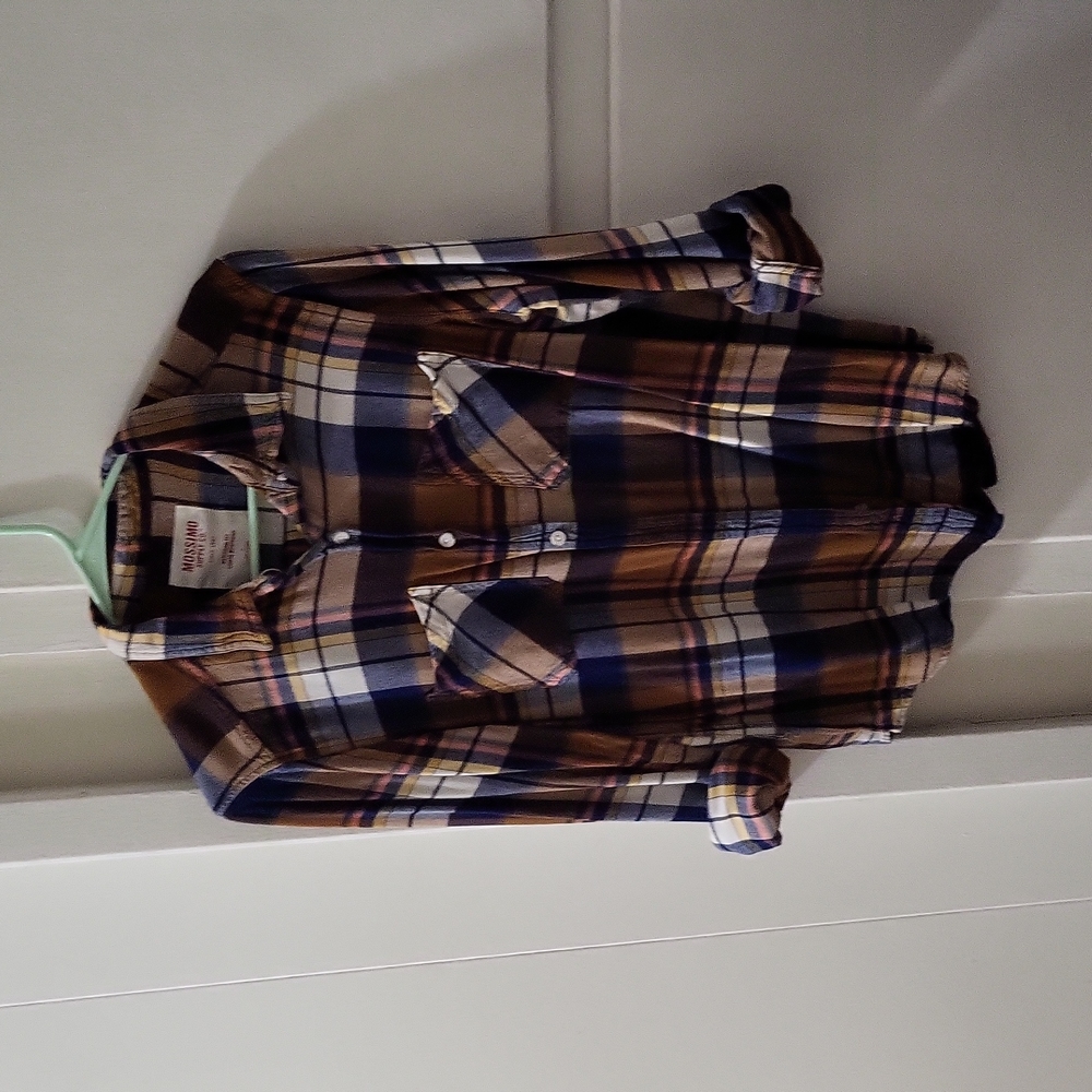 Super soft and comfortable "flannel" long sleeve button down shirt